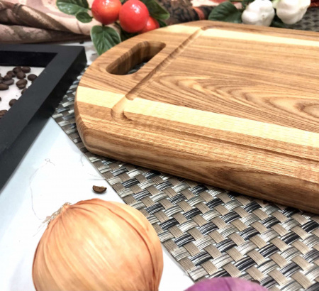 Доска разделочная Ясень 25*35 см с вырезом 2535ксв ✅ картинка - Интернет-магазин ✅ Fortuna-opt.com.ua. ✅ Доска разделочная Ясень 25*35 см с вырезом 2535ксв ✅ базовая цена 98.75 грн. ✔ Опт ✔ Скидки ✔ Заходите! - Интернет-магазин ✅ Фортуна-опт ✅