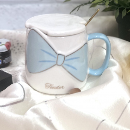 Чашка керамическая с крышкой и ложкой 400 мл "Bow" Stenson - 00517 ✅ картинка - Интернет-магазин ✅ Fortuna-opt.com.ua. ✅ Чашка керамическая с крышкой и ложкой 400 мл "Bow" Stenson - 00517 ✅ базовая цена $5.86 ✔ Опт ✔ Скидки ✔ Заходите! - Интернет-магазин ✅ Фортуна-опт ✅